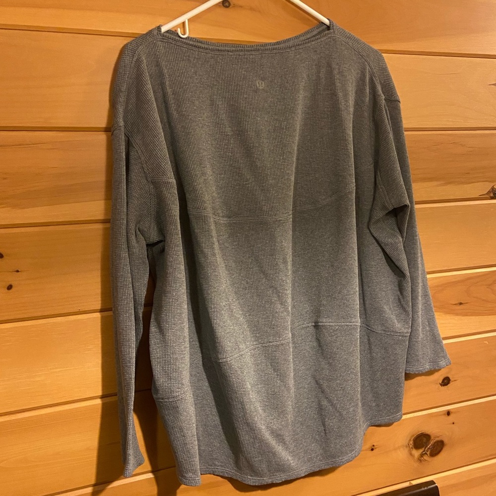 Lululemon back in action long sleeve